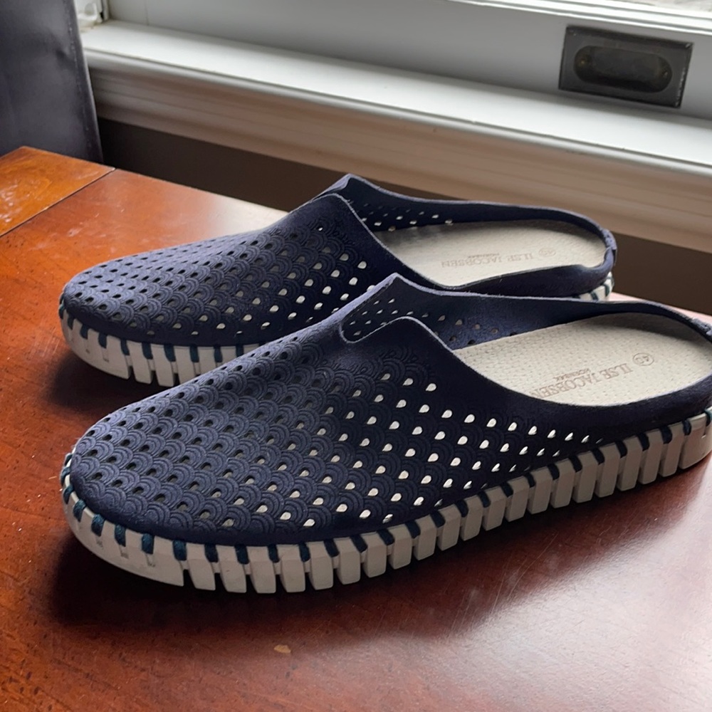 ILSE JACOBSEN navy slip ons